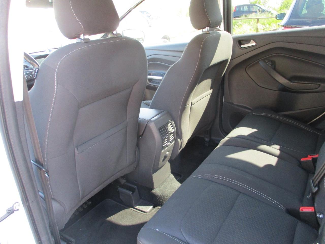 Ford Kuga 1.5 tdci Business s&s 2wd 120cv powershift