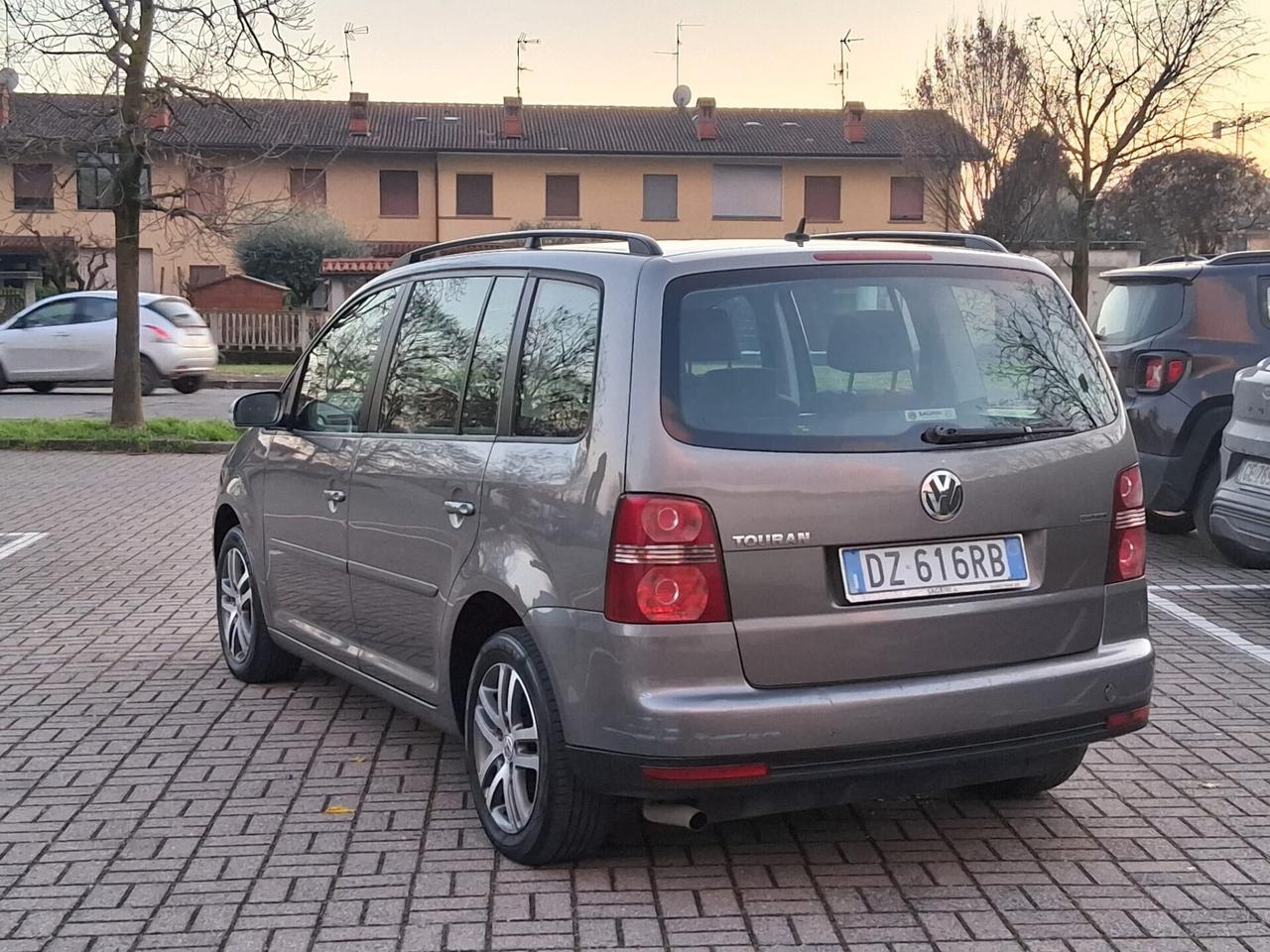 Volkswagen Touran 2.0 Highline Ecofuel Cel 3201471147