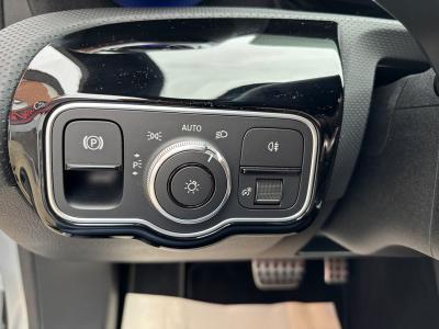 Mercedes-Benz A 180 Automatic AMG Line Advanced Plus LED-NAVI-18"