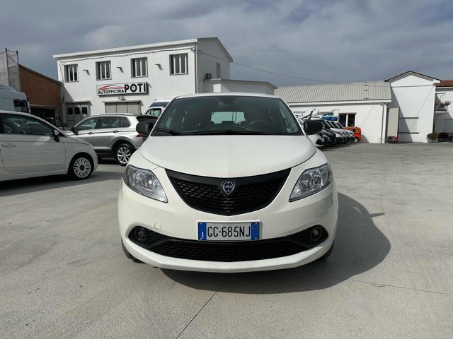 LANCIA Ypsilon 1.0 FireFly 5 porte S&S Hybrid Ecochic Silver