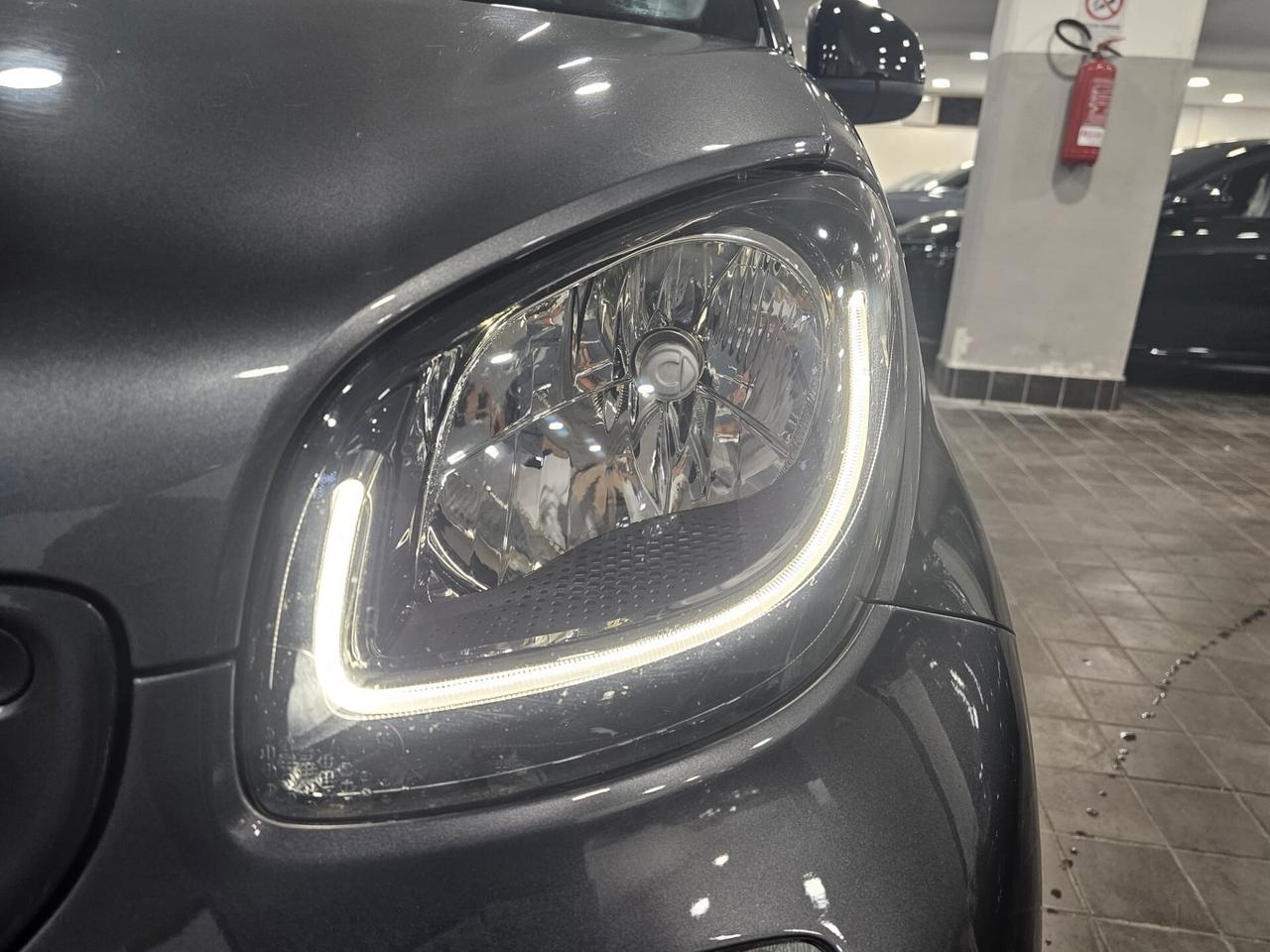 NUOVA SMART FORFOUR IDENTITY BLACK EDITION PASSION 0.9 BENZ 90CV TWINAMIC