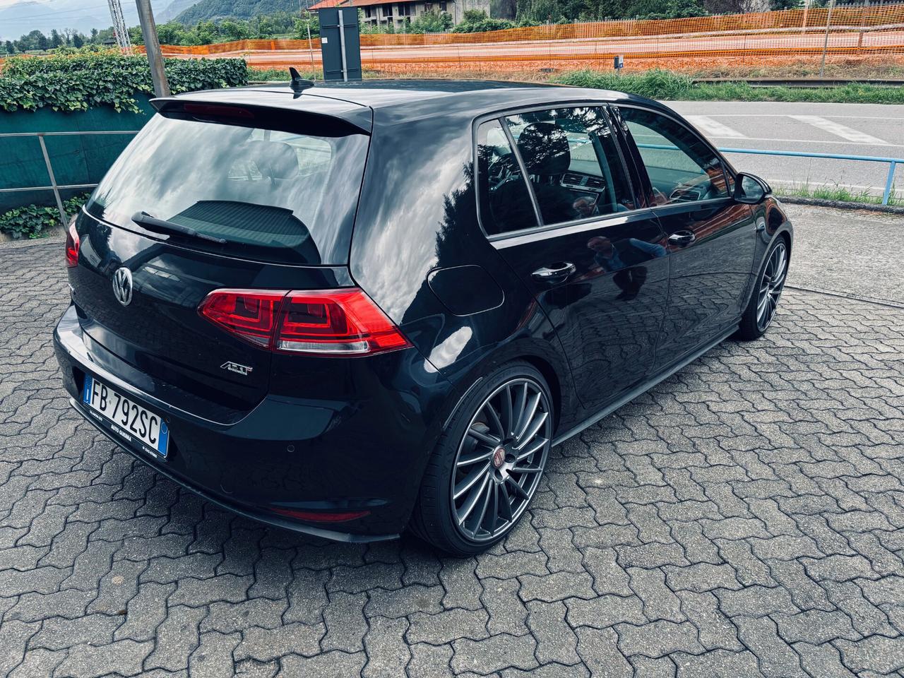 Volkswagen Golf 2.0 TDI 5p. Highline BlueMotion Technology