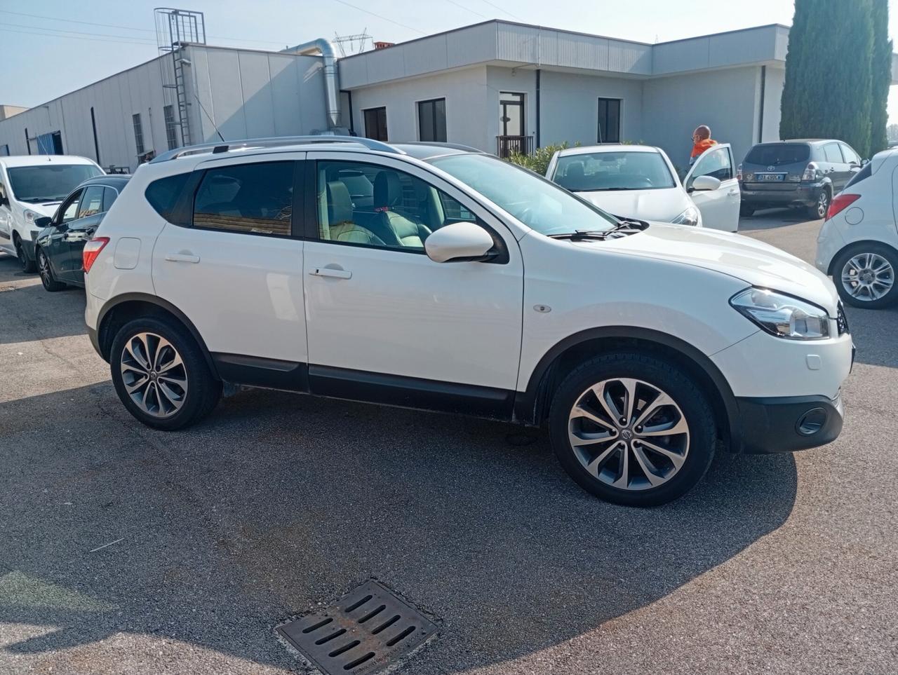 Nissan Qashqai 2.0 dCi DPF Tekna 4x4