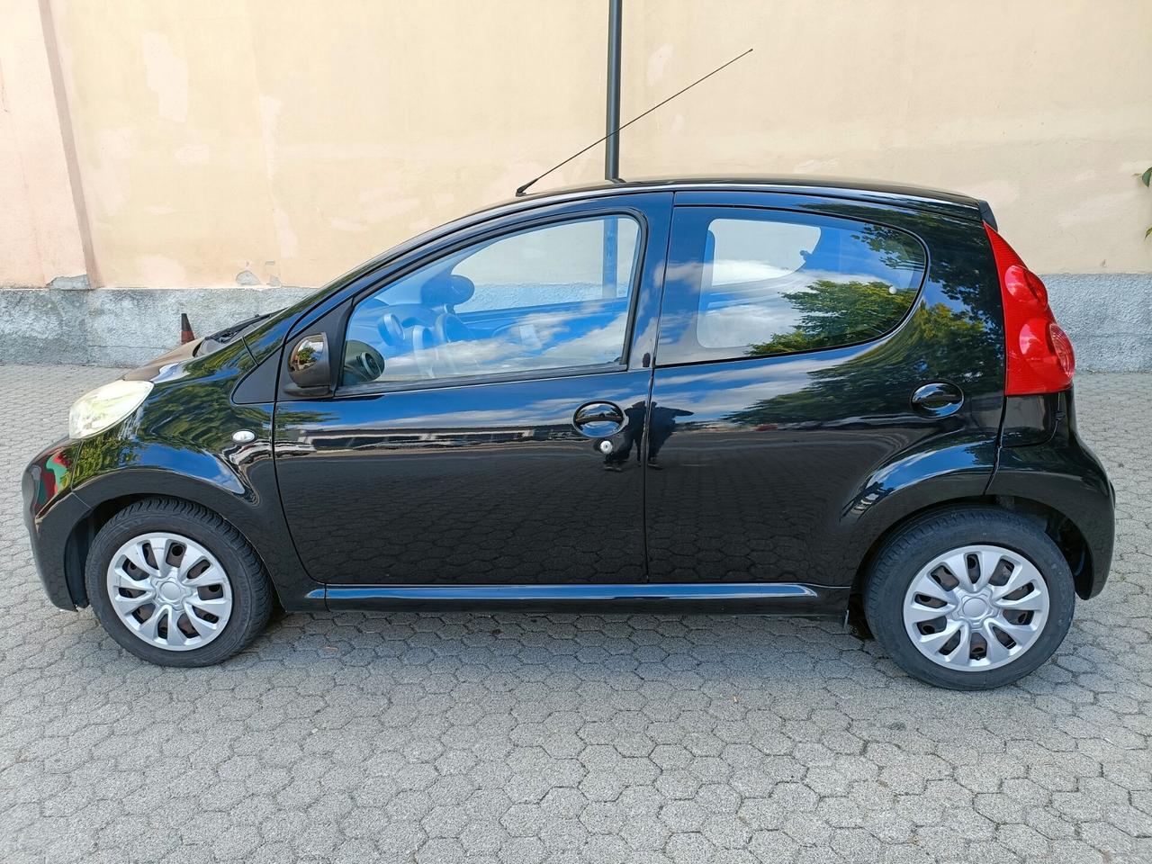 Peugeot 107 1.0 68CV 5p. Sweet Years