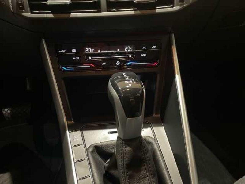 Volkswagen Polo VI 2022 1.0 tsi Life 95cv dsg