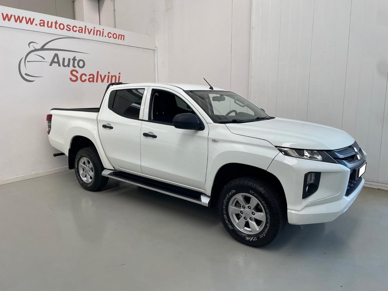 Mitsubishi L200 2.3 D Club Cab 4x4 Easy Select Invite Connect
