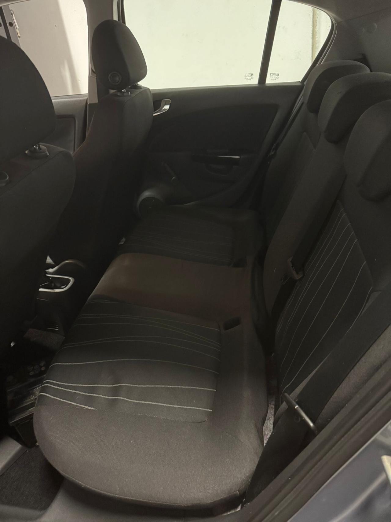 Opel Corsa 1.2 5 porte Cosmo