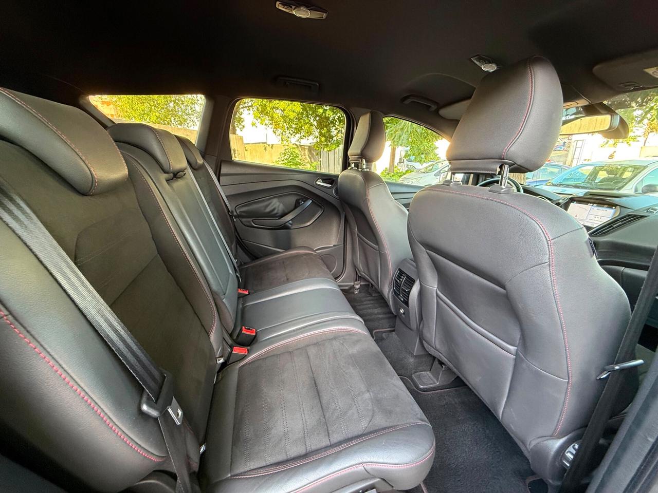 Ford Kuga 1.5 TDCI ST LINE