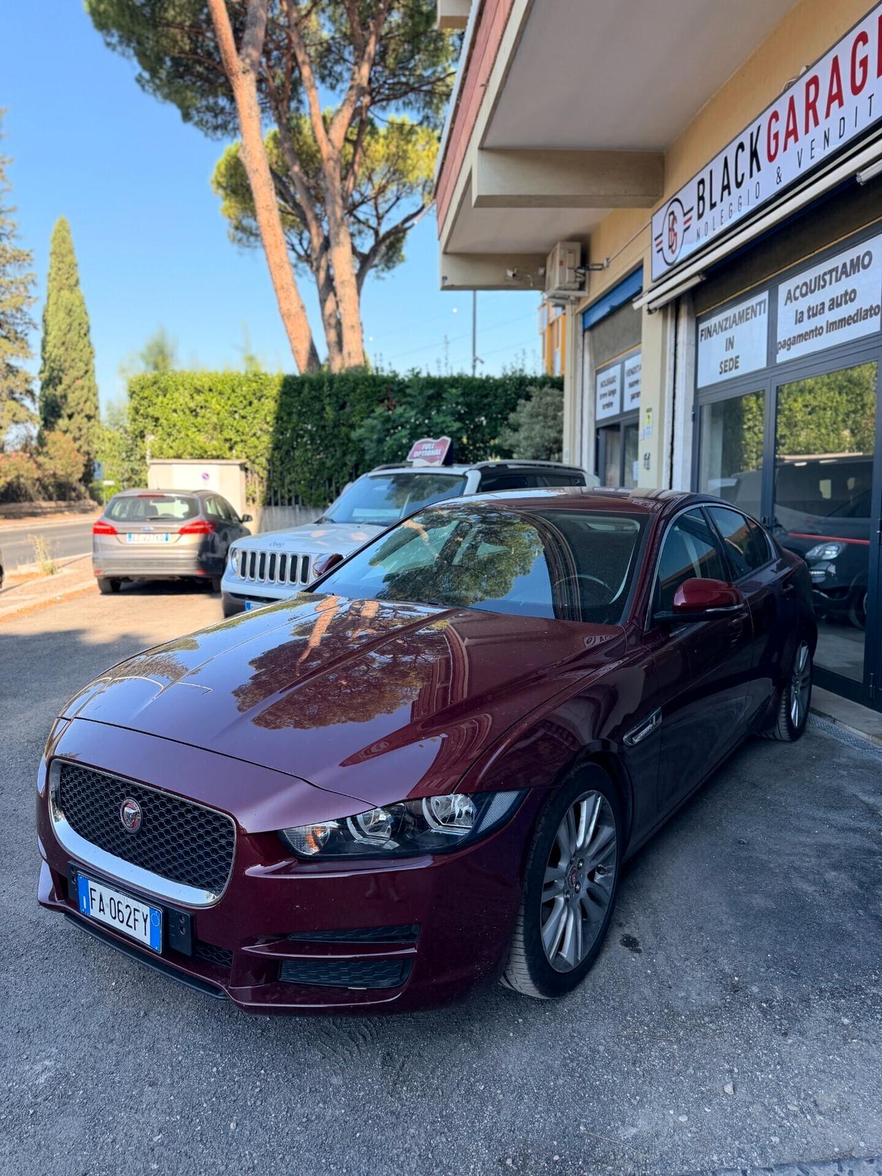 Jaguar XE 2.0 D Turbo 180CV Pure Business Edition