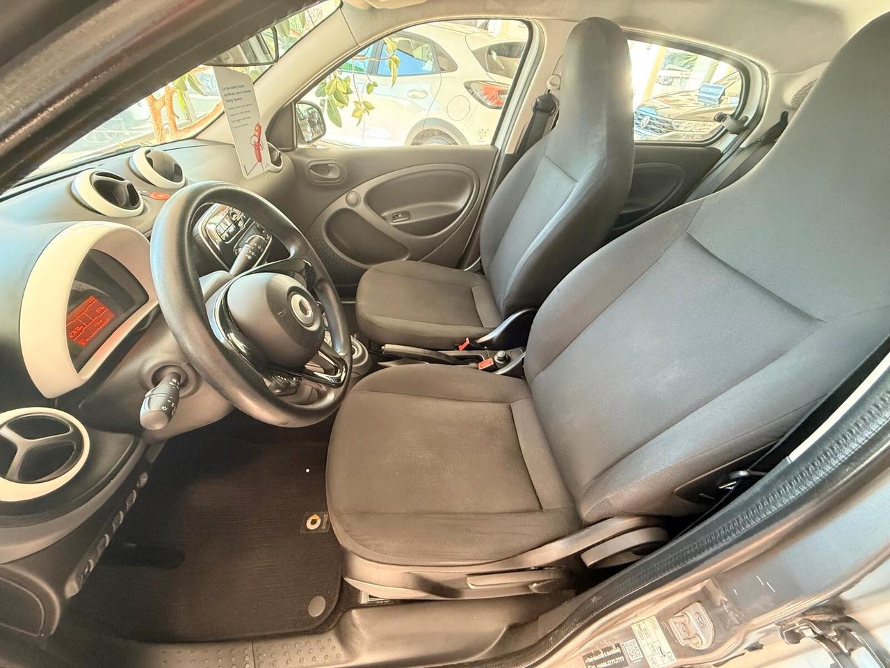 Smart ForFour 70 1.0 twinamic Youngster ***OK NEOPATENTATI***