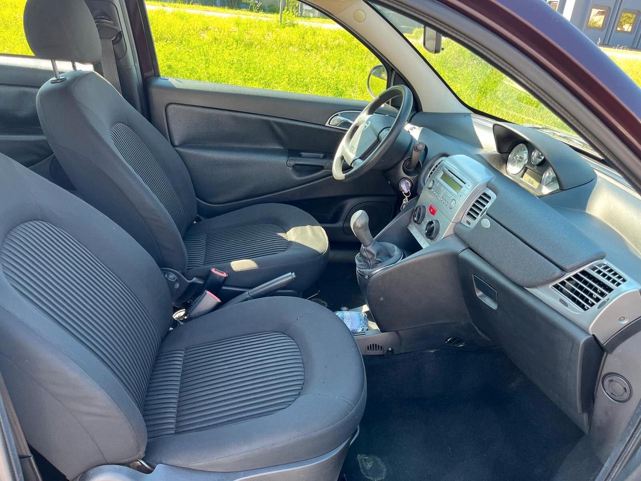 Lancia Ypsilon 1.3 MJT 75 CV Argento