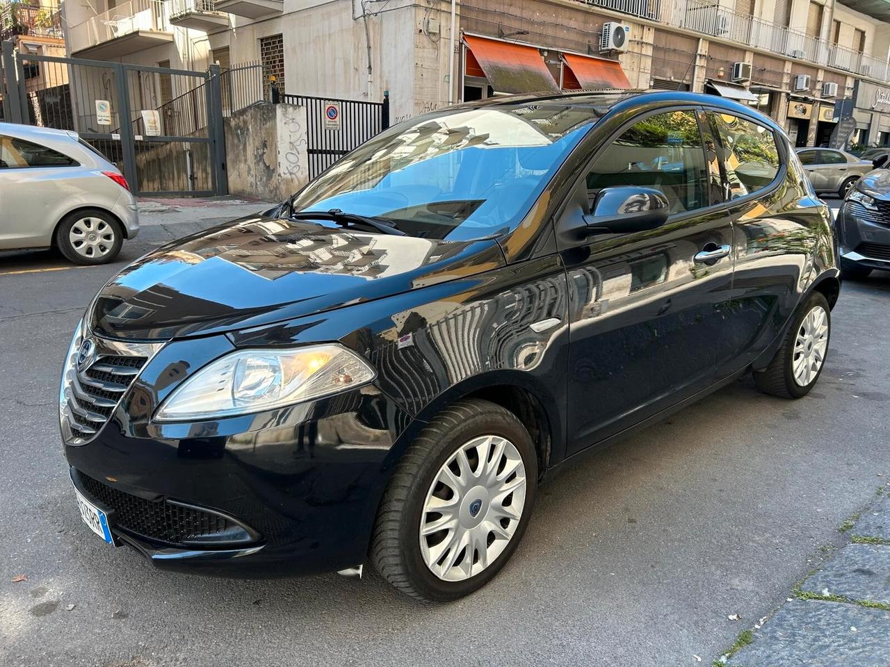 LANCIA YPSILON 1.3 MJT 95CV – 2012 – UNIPROPRIETARIO – GARANZIA 12 MESI – PARI AL NUOVO
