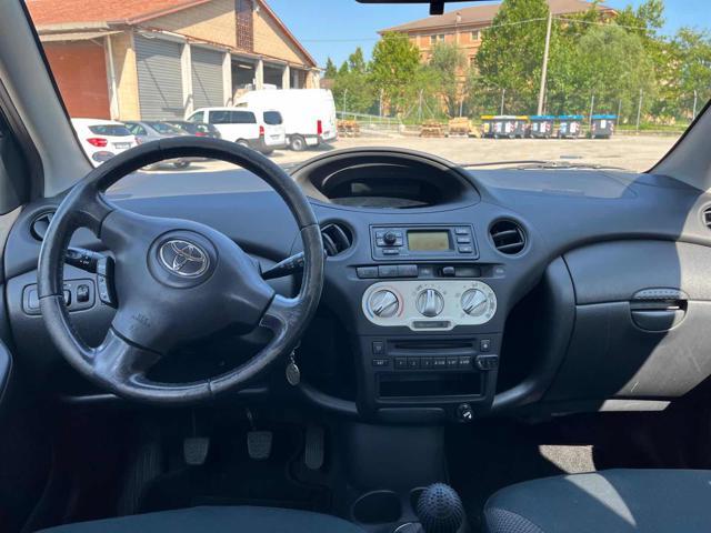 TOYOTA Yaris 1.0i 148,946km neopatentati Pronta per Consegna