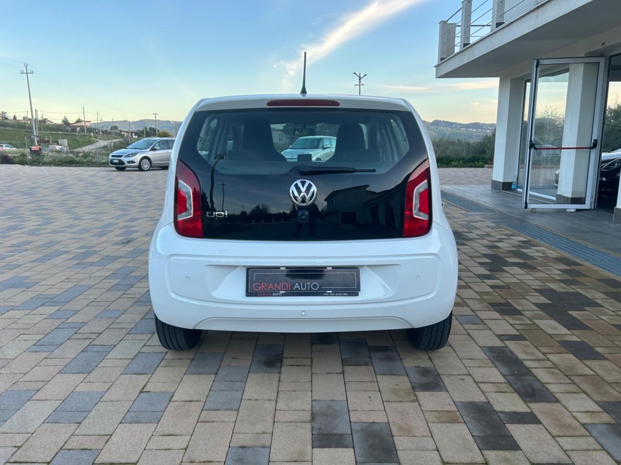 Volkswagen up! 1.0 75 CV 5p. high up!