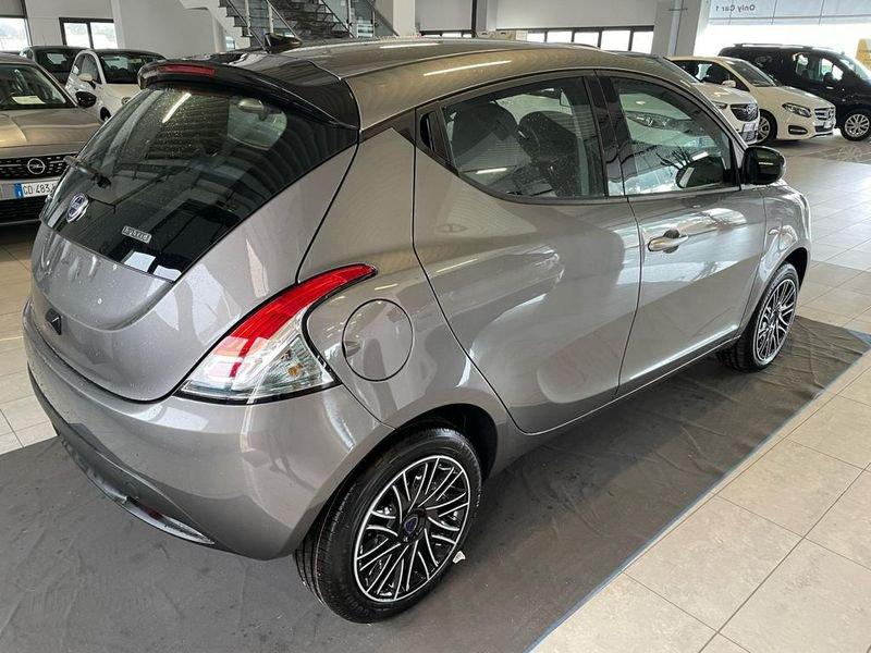 Lancia Ypsilon 1.0 FireFly 5 porte S&S Hybrid Gold