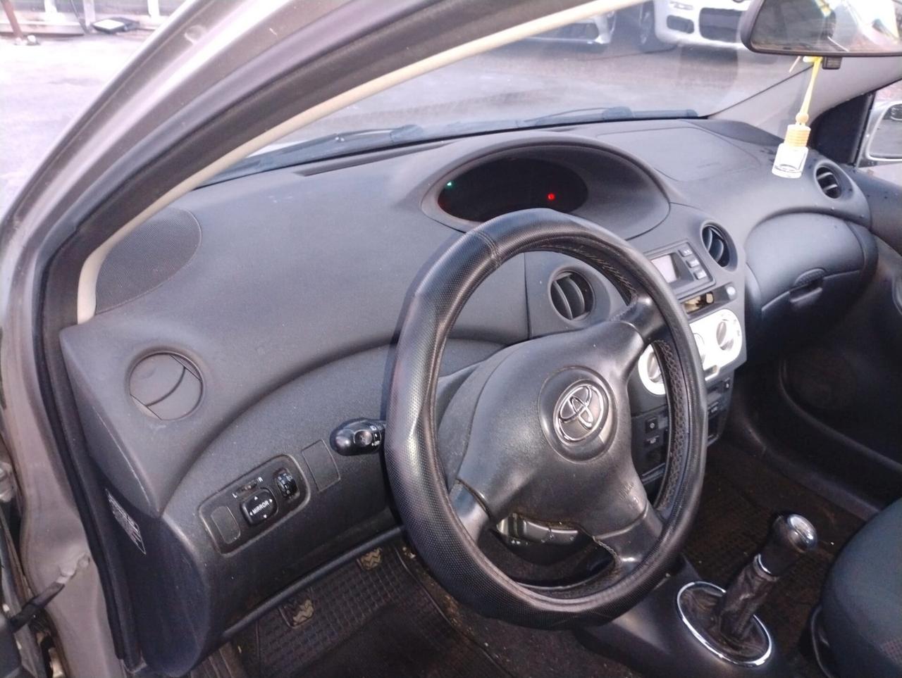 Toyota Yaris 1.4 tdi D-4D cat 5 porte Sol