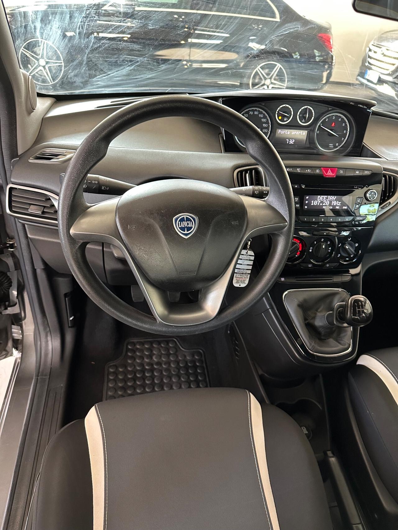 Lancia Ypsilon 1.2 69 CV 5 porte Gold