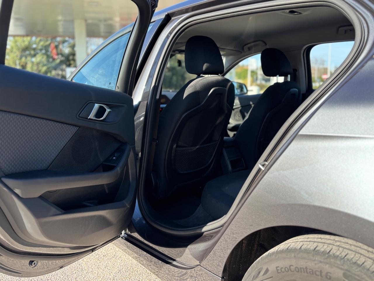 Bmw 116 116d 5p. Business Advantage