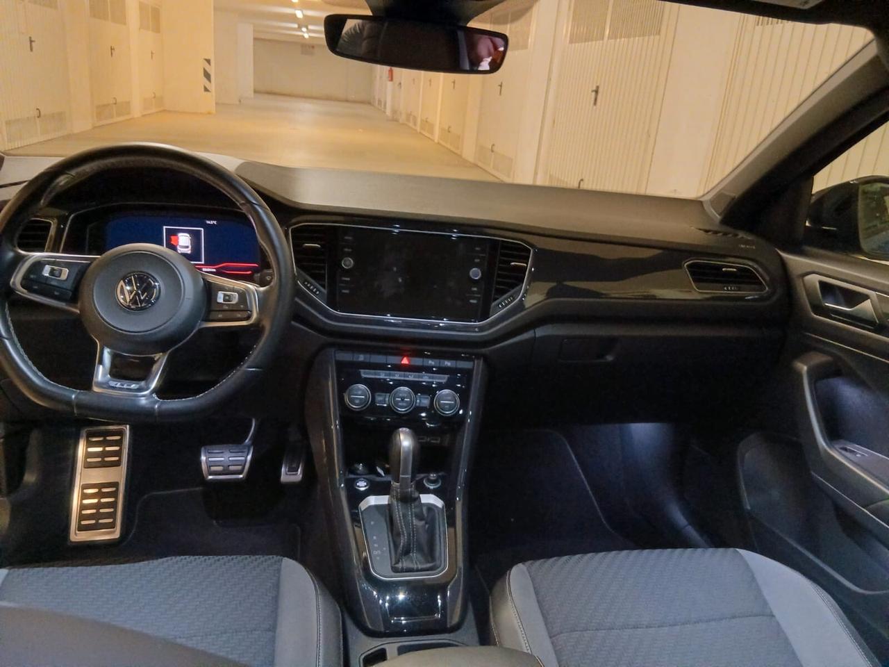 Volkswagen T-Roc 1.5 TSI ACT DSG R Line PARI AL NUOVO tua a € 312 mese