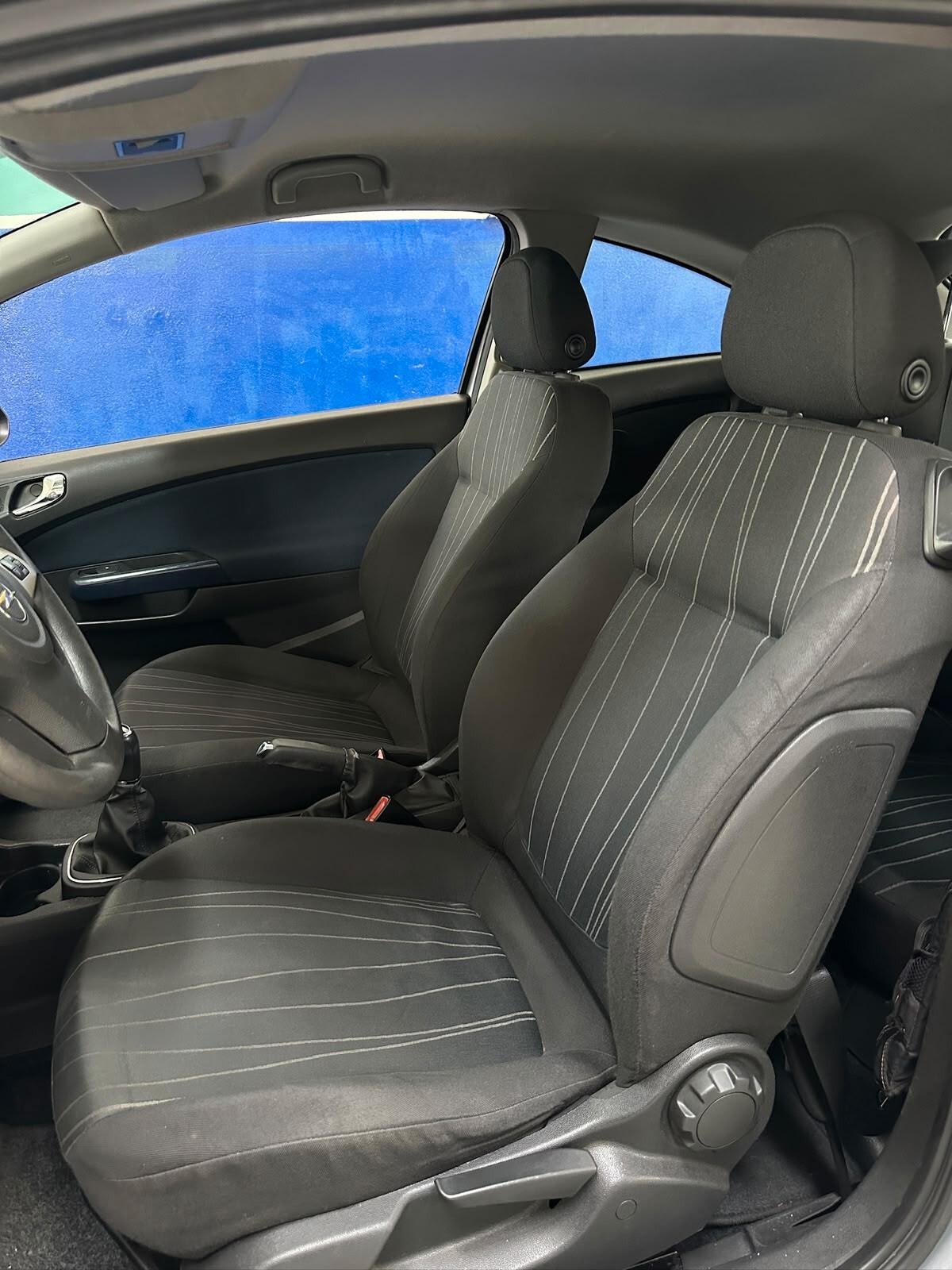 Opel Corsa 1.2 3 porte Club