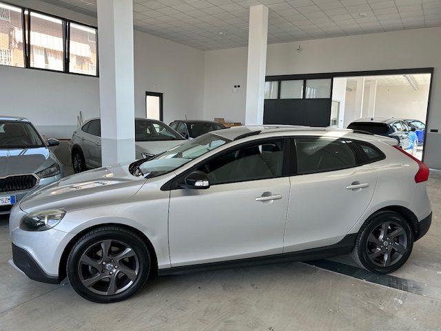 VOLVO V40 Cross Country D2 1.6 Momentum