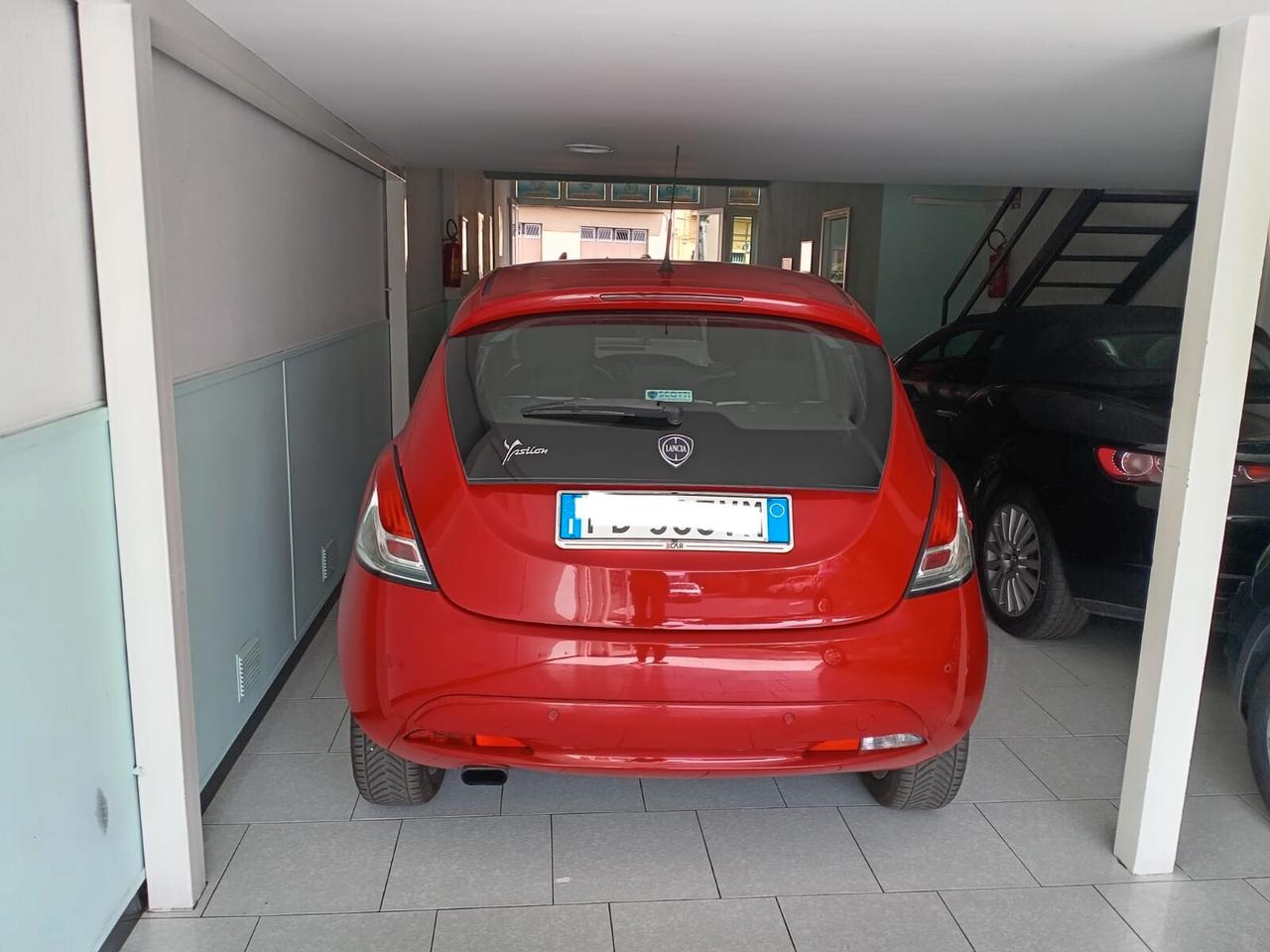 Lancia Ypsilon 1.2 69 CV 5 porte GPL Ecochic Silver