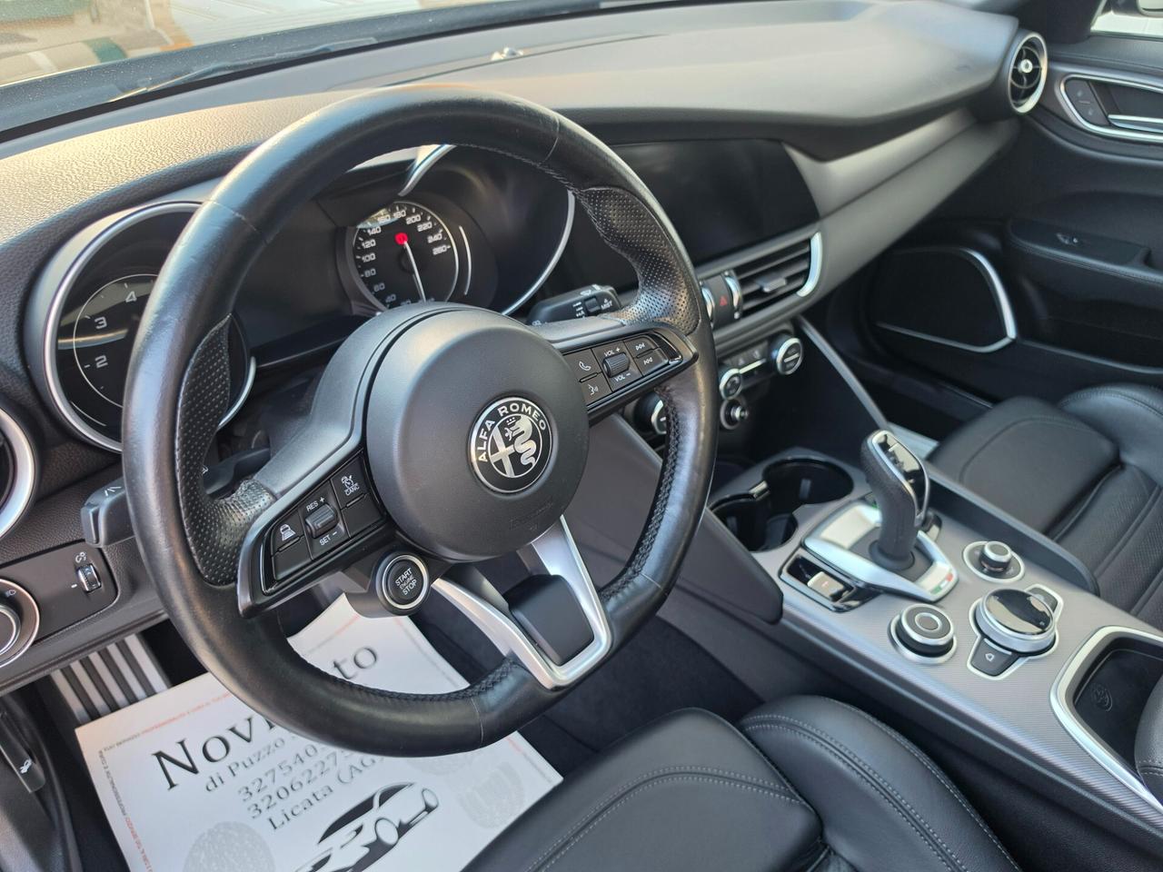 Alfa Romeo Giulia 2.2 Turbodiesel 210 CV AT8 AWD Q4 Veloce