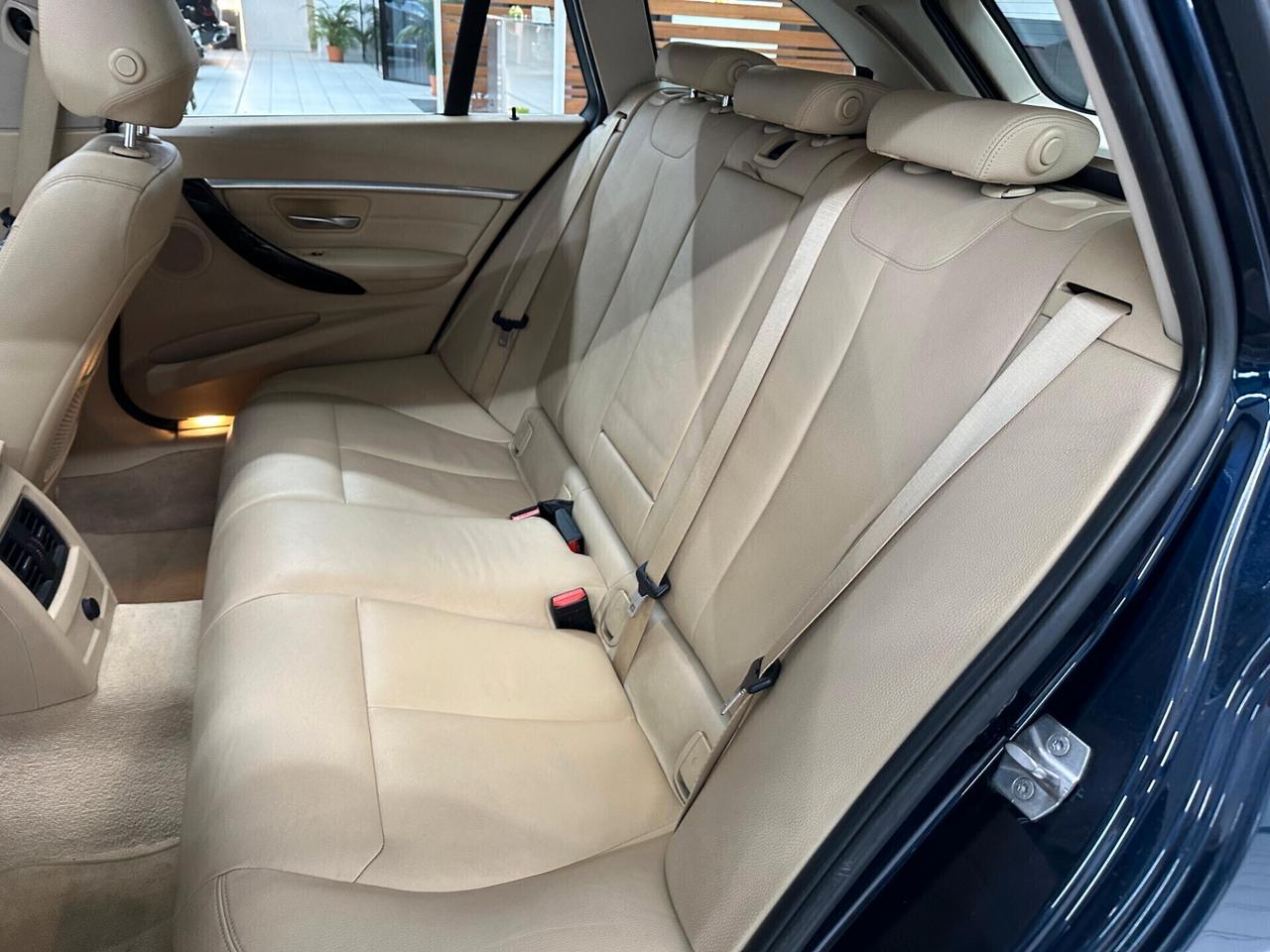 BMW 320 d Touring Luxury auto