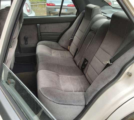 Alfa Romeo 75 2.0i Twin Spark