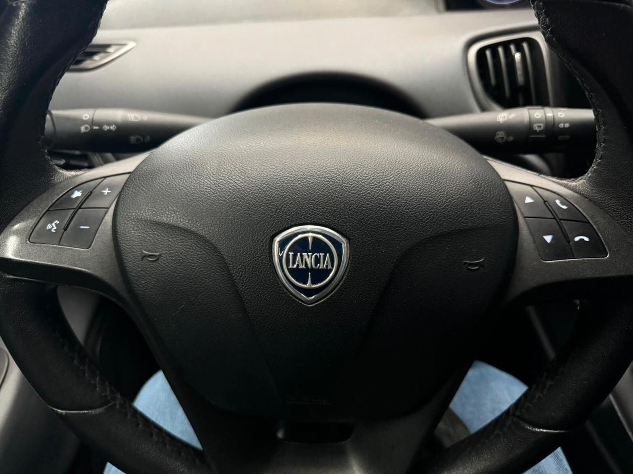 LANCIA YPSILON NEOPATENTATI