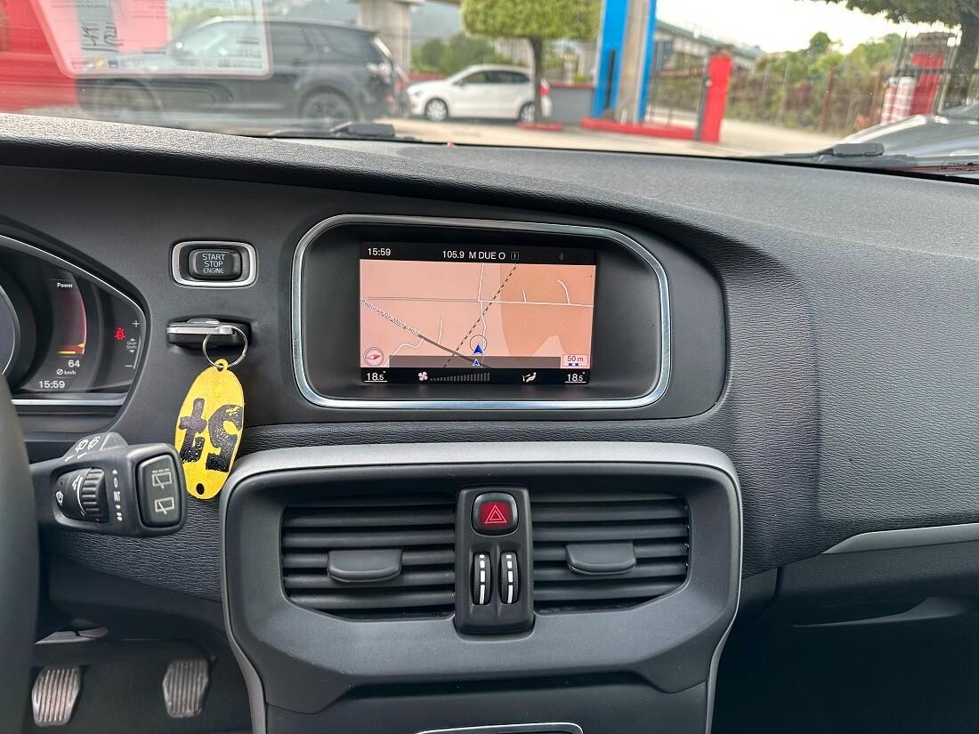 Volvo V40 D2 R-design