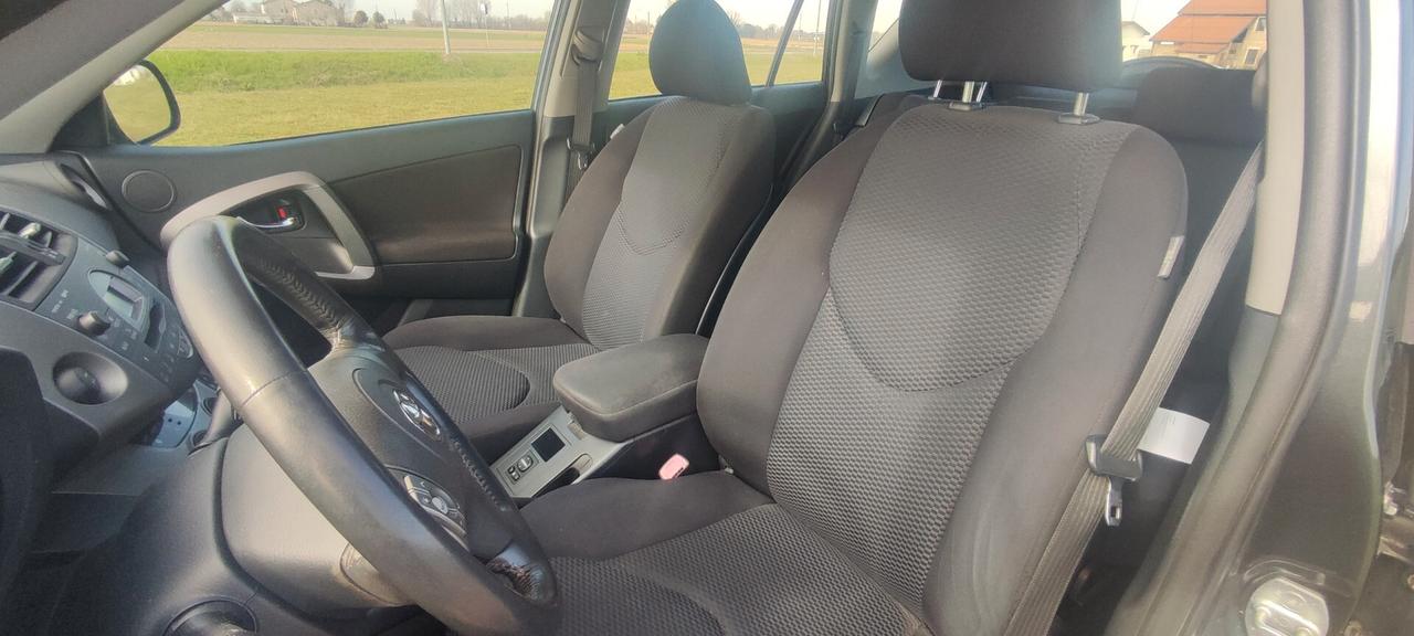 Toyota RAV 4 RAV4 2.2 D-4D 136 CV SOL