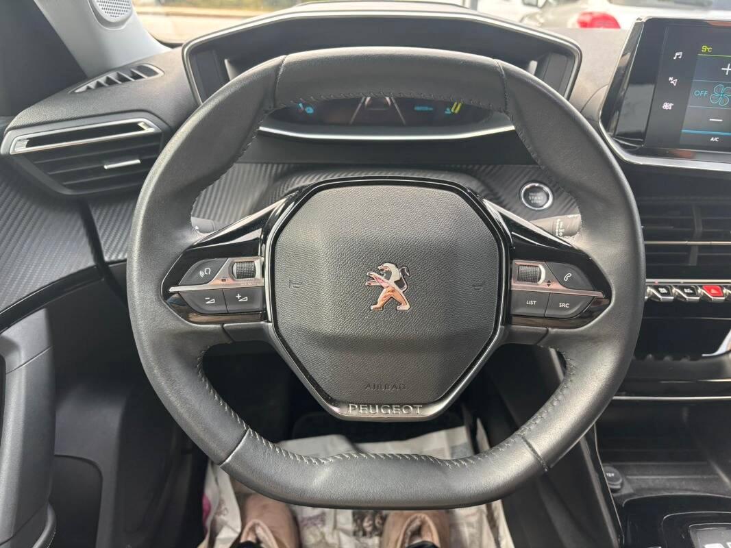 Peugeot e-2008 E- Allure Pack 100kW