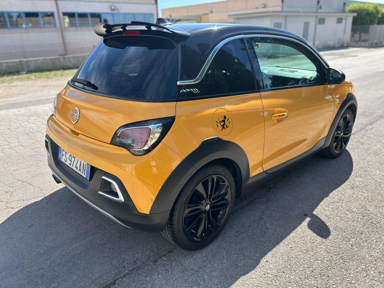 Opel Adam Rocks 1.2 70 CV