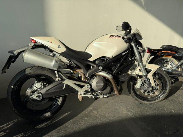 DUCATI Monster 696 696