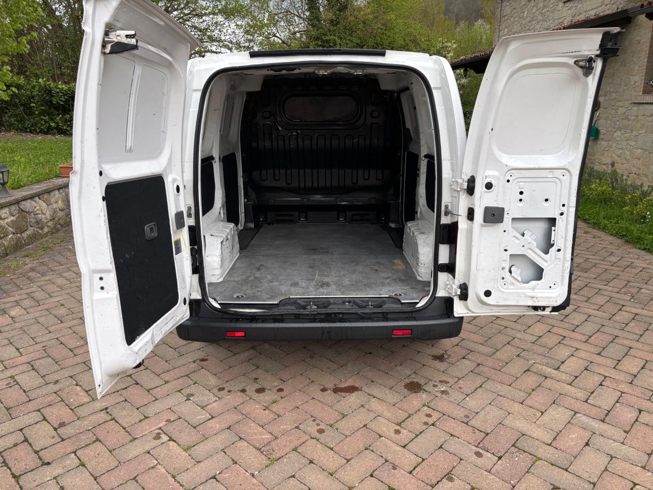 Nissan NV200 1.5 DIESEL 110 CV FURGONE LAMIERATO