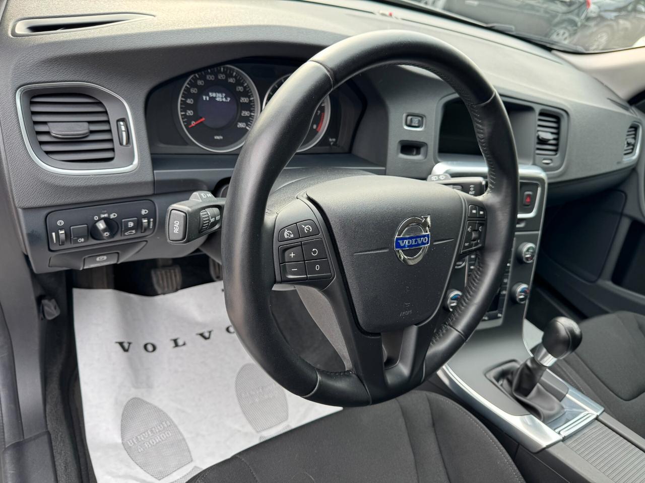 Volvo V60 T3 Momentum