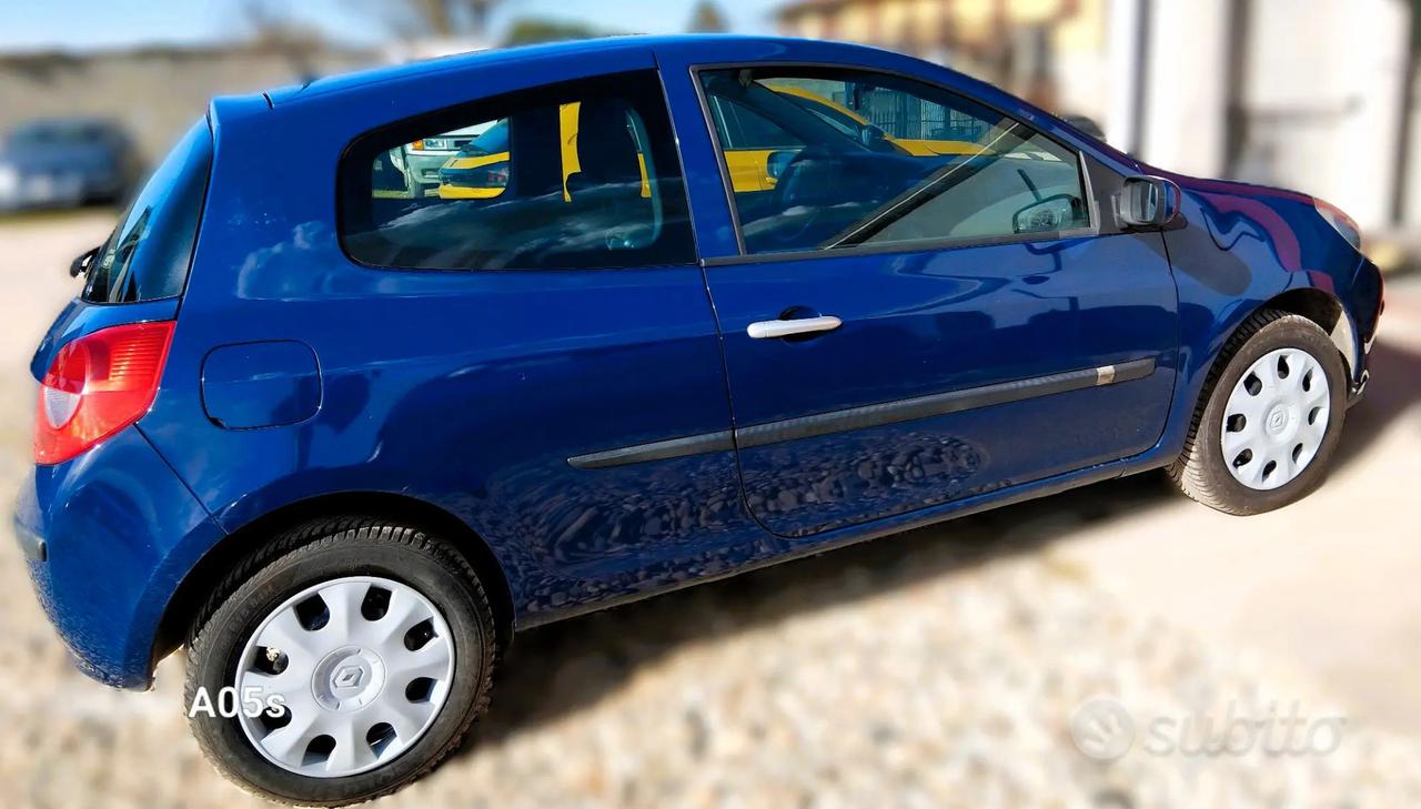RENAULT CLIO NEO PATENTATI