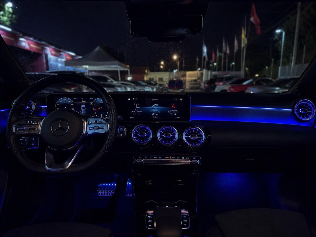 Mercedes-benz A 200 Premium AMG Tetto panoramico / Night / Led / Alcantara