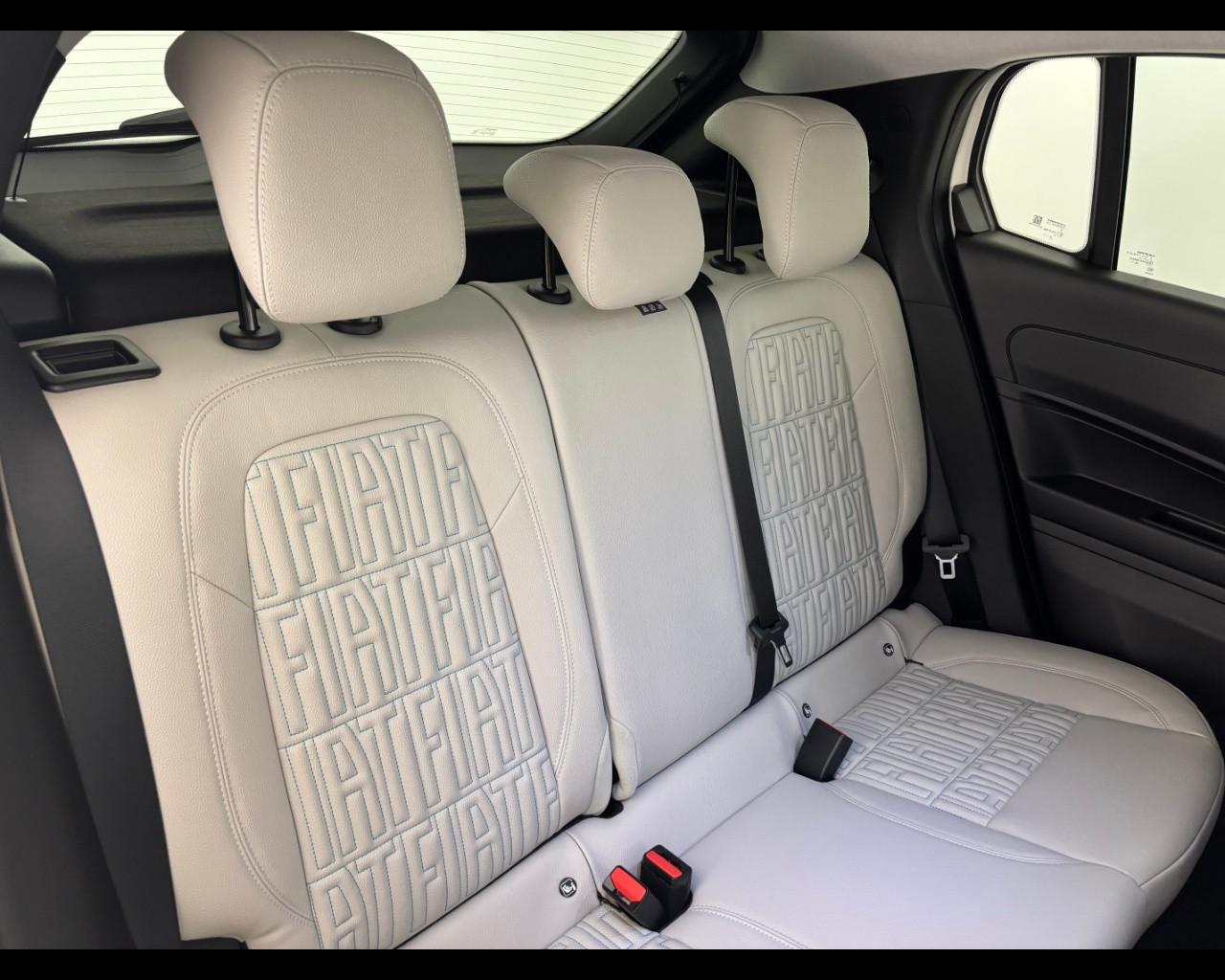 FIAT 600 1.2 hybrid La Prima 110cv auto