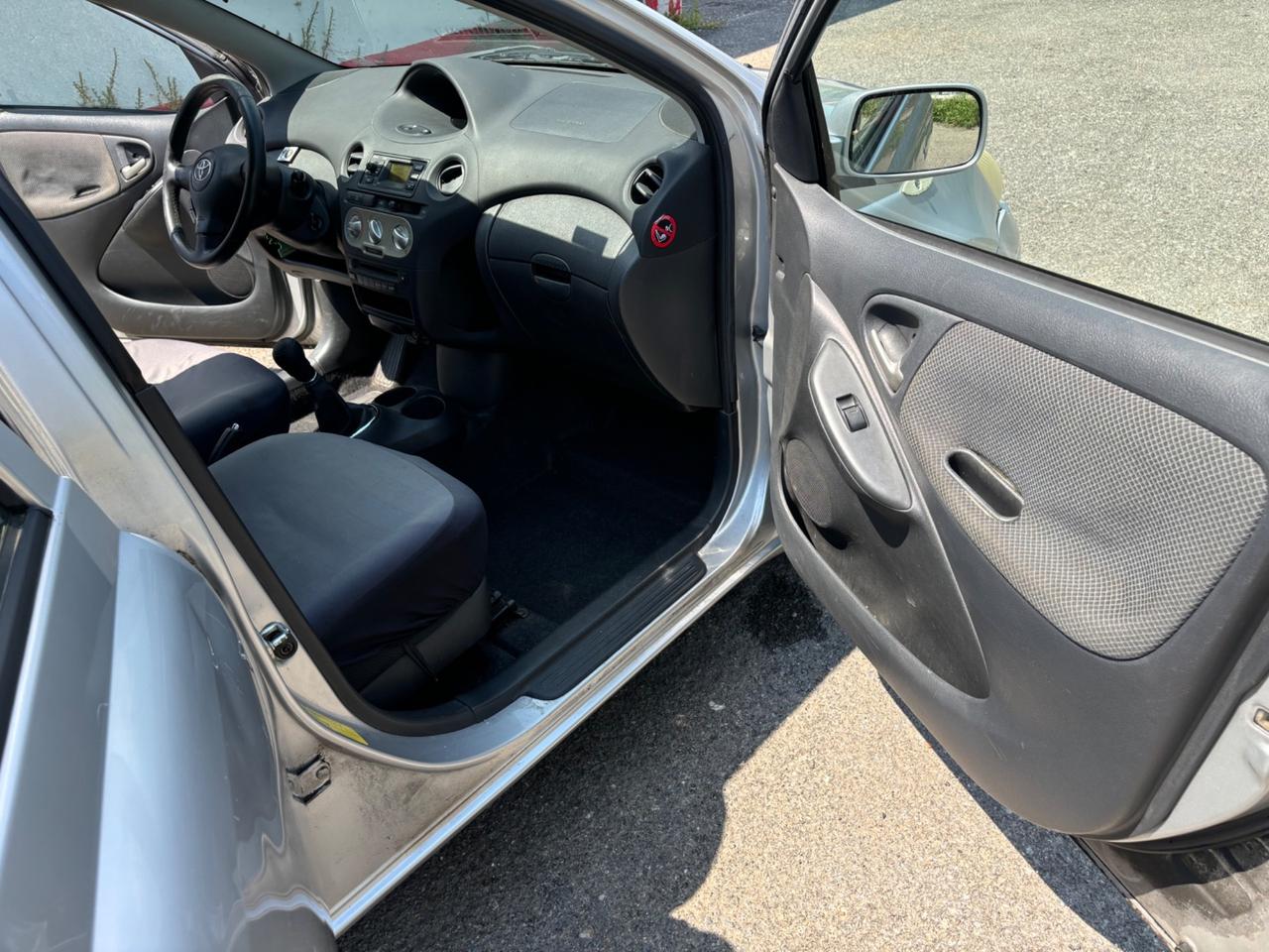 Toyota Yaris 1.0i 16V cat 5 porte