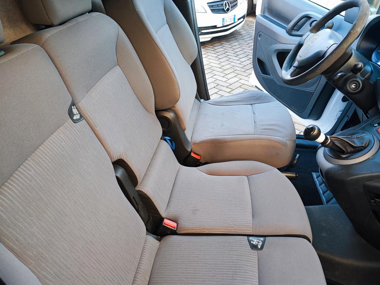 Peugeot Partner 3 Posti Euro 6 IVA COMPRESA