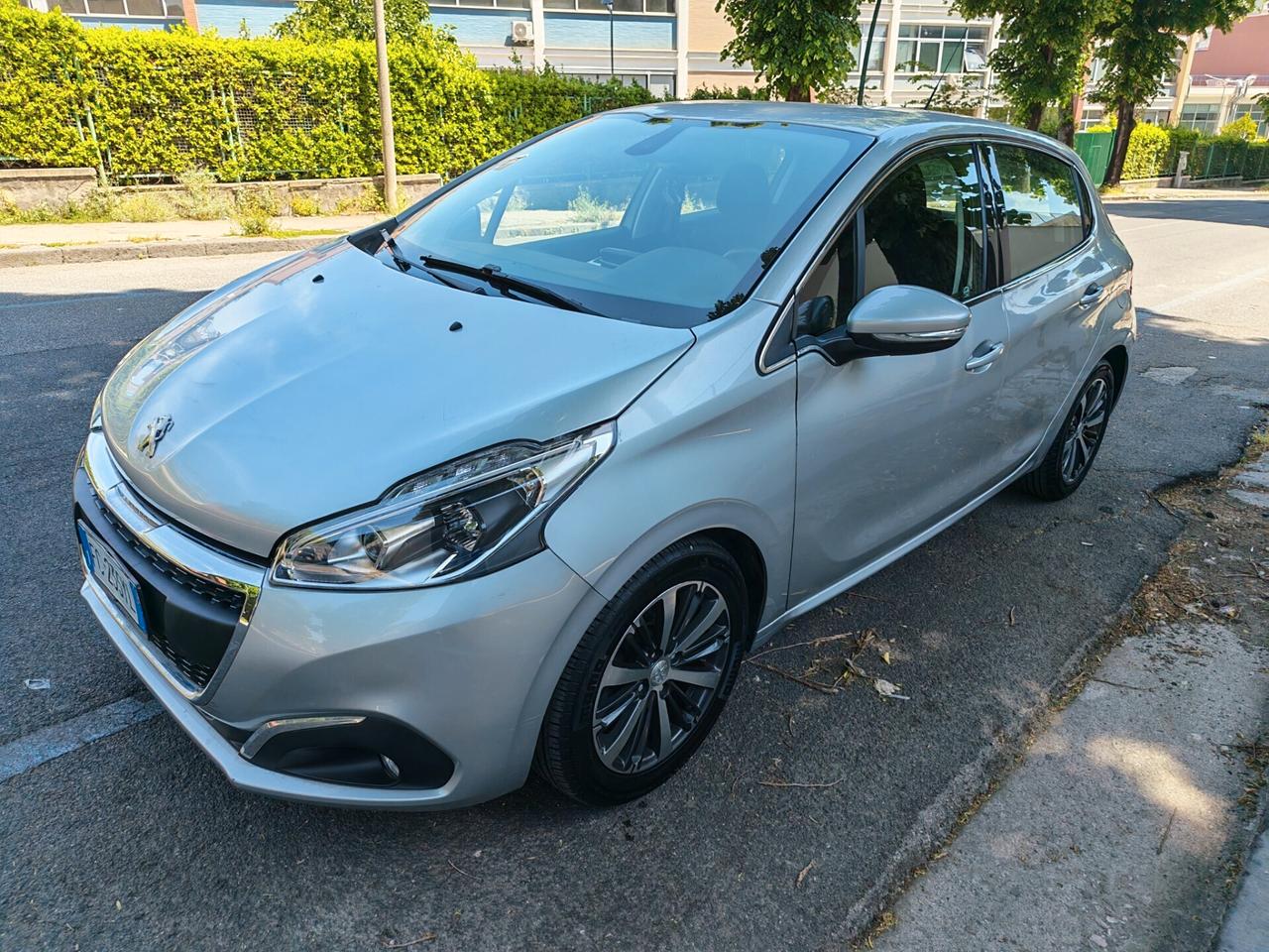 Peugeot 208 BlueHDi 75 5 porte Allure
