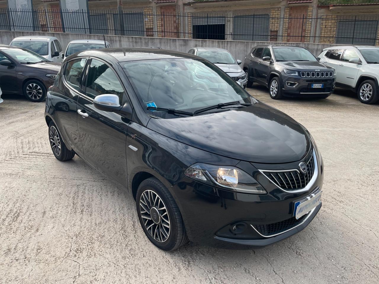 Lancia Ypsilon 1.0 FireFly 5 porte S&S Hybrid Ecochic Gold