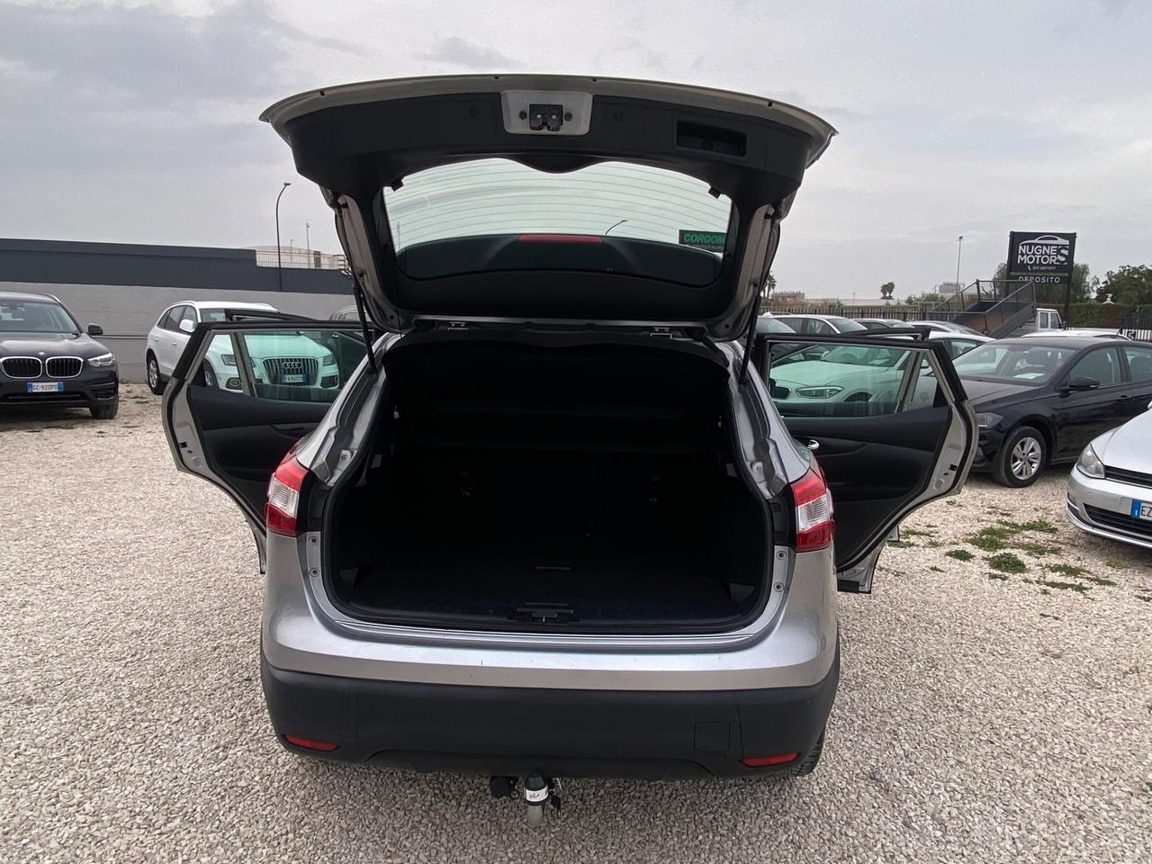 Nissan Qashqai 1.5 dCi Tekna GANCIO TRAINO,TELECAMERE 360*,NEOPATENTATI UNICO PROPIETARIO