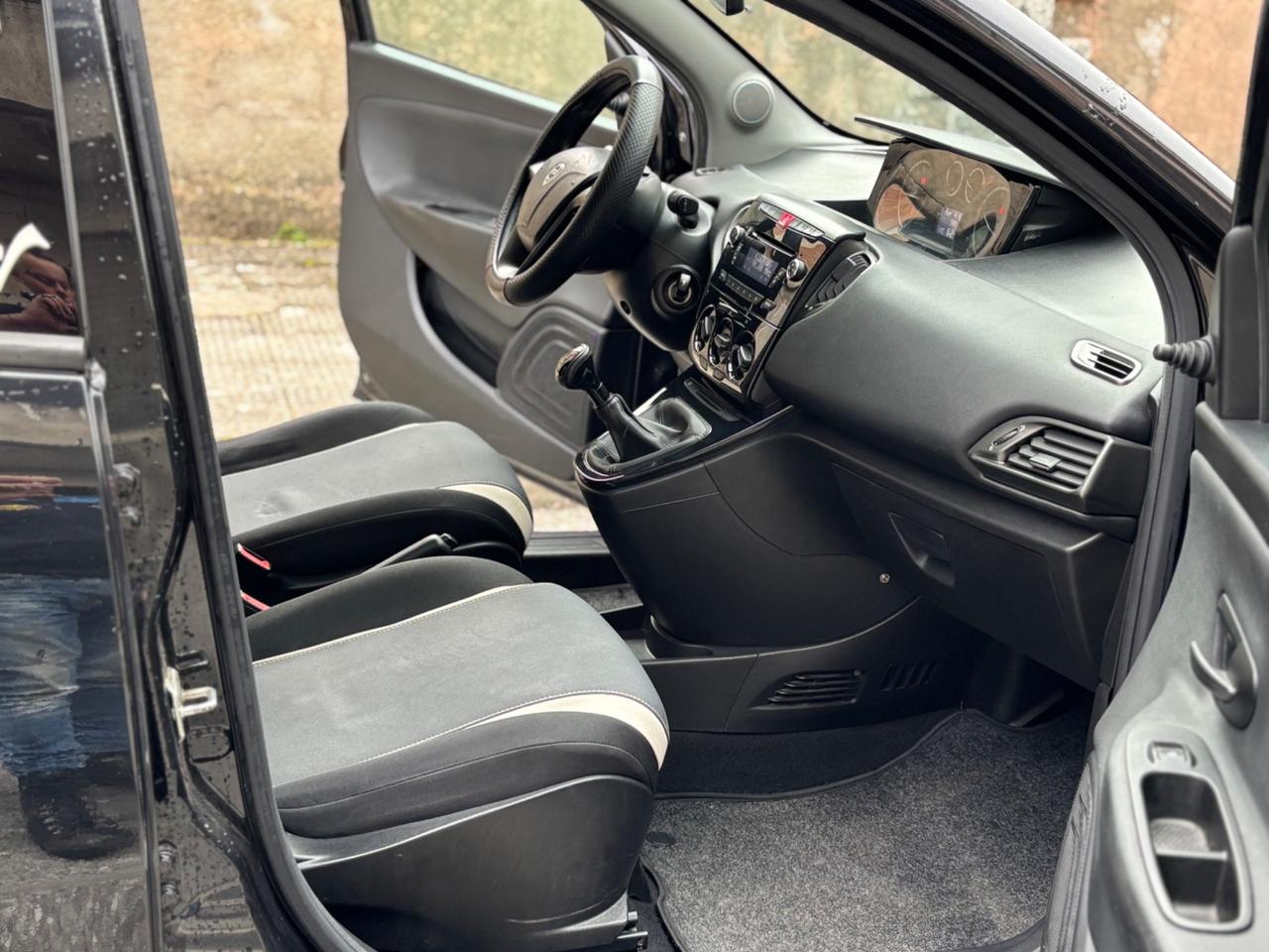 Lancia Ypsilon 1.3 MJT 16V 95 CV 5 porte S&S Elefantino