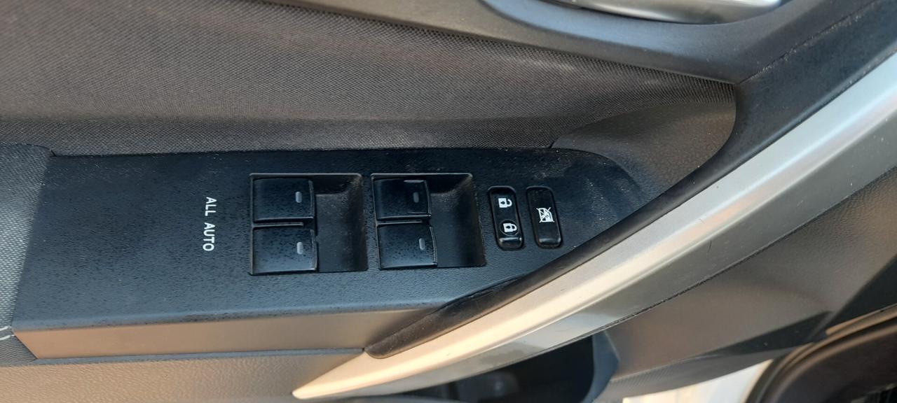Toyota Auris 1.8 Hybrid Lounge cambio aut full
