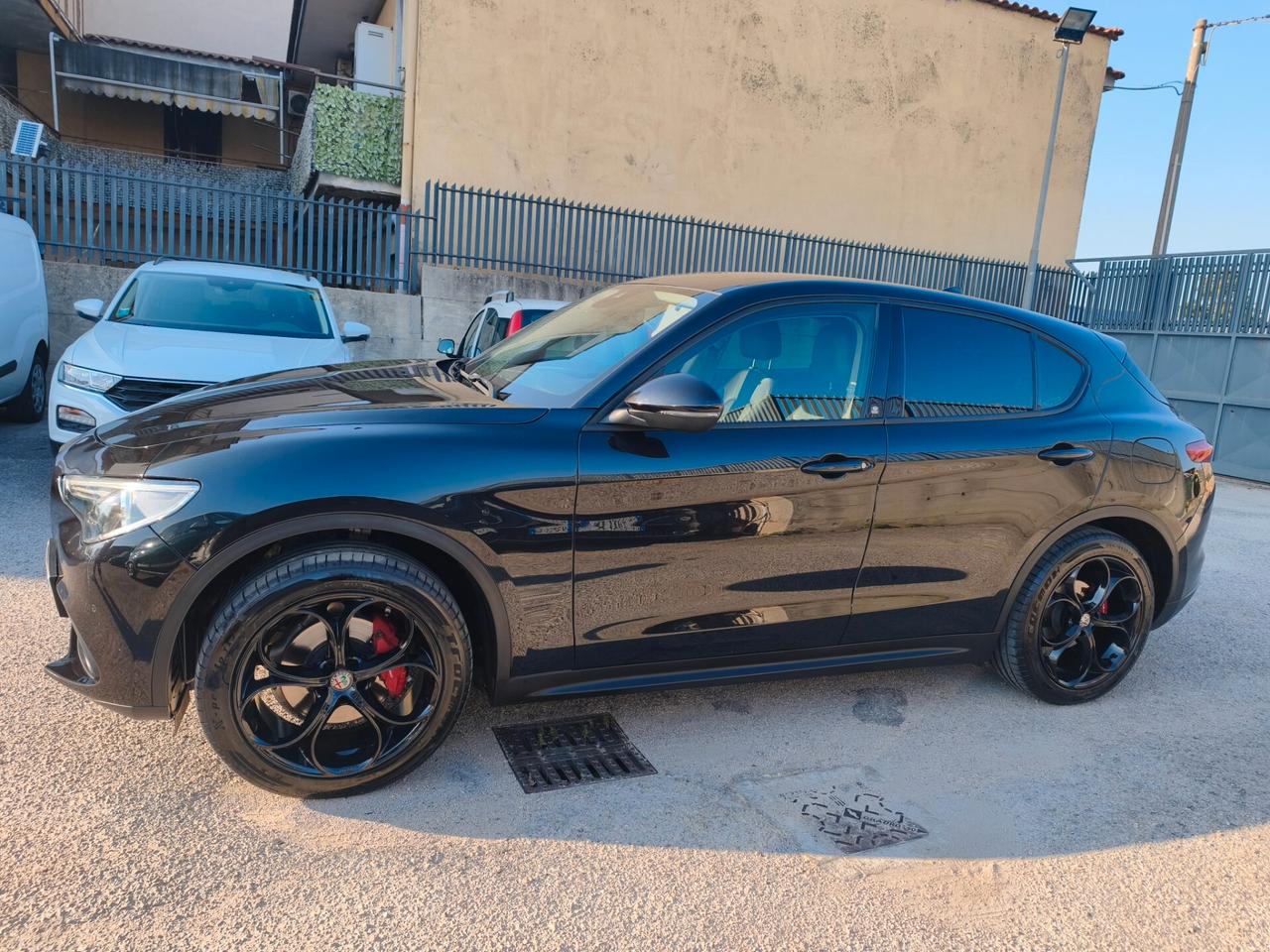Alfa Romeo Stelvio 2.2 Turbodiesel 210 CV AT8 Q4 Super Total black