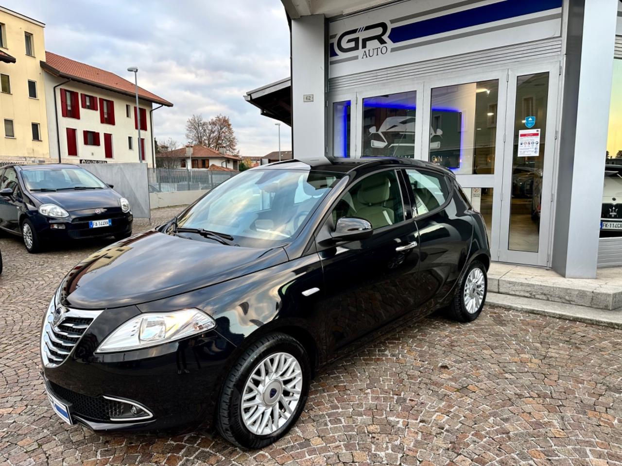 Lancia Ypsilon 1.2Bz 69CV 5P Gold - Neopatentati