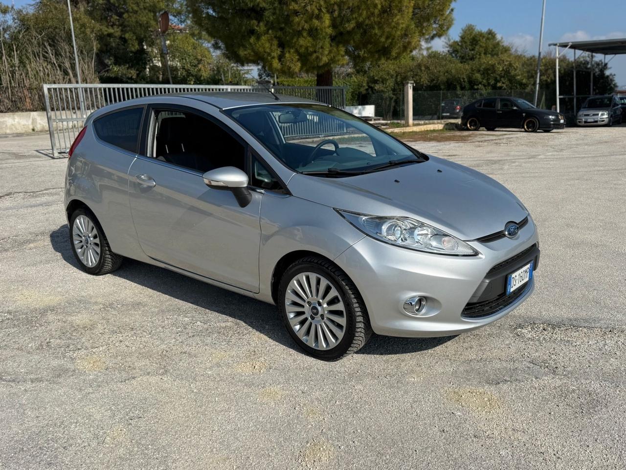 Ford Fiesta Titanium 1.2 benzina Unipro NEOPATENTATI